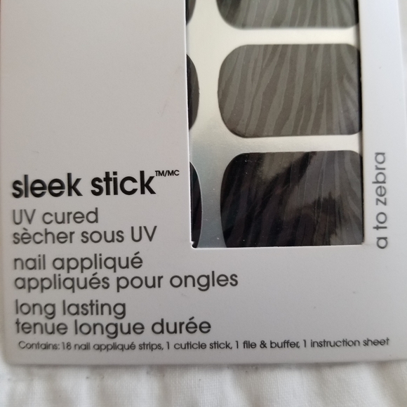 essie Sleek Stick UVCured Nail Appliqué A to Zebra - Picture 5 of 6